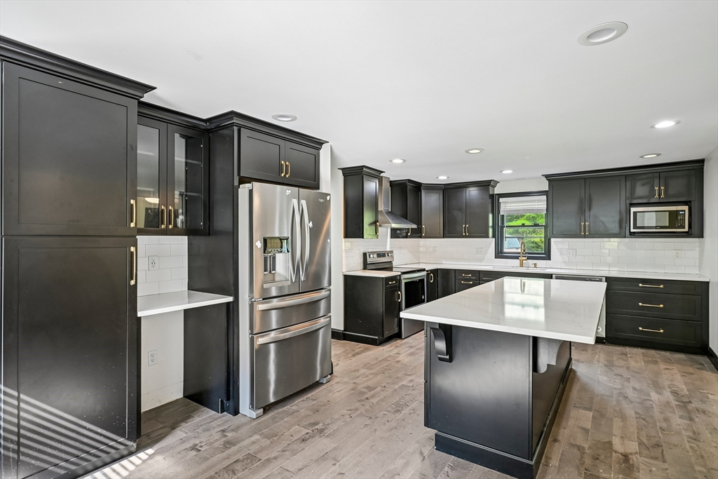 6 Susan Cir