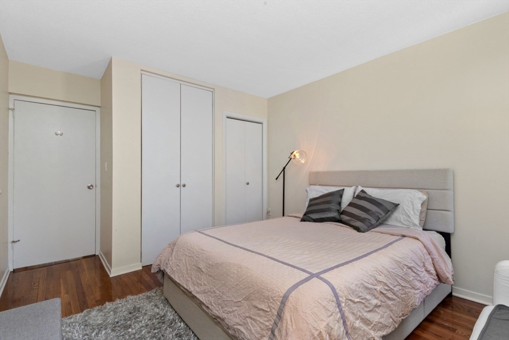 Watertown, Massachusetts 02472, United States, 2 Bedrooms Bedrooms, ,1 BathroomBathrooms,Residential,Pending,110068