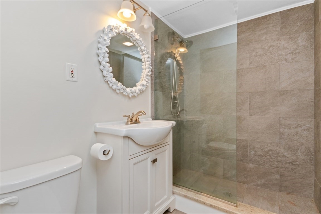 Watertown, Massachusetts 02472, United States, 2 Bedrooms Bedrooms, ,1 BathroomBathrooms,Residential,Pending,110068