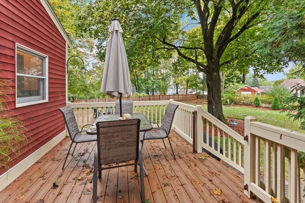 43 Buttonwoods Ave