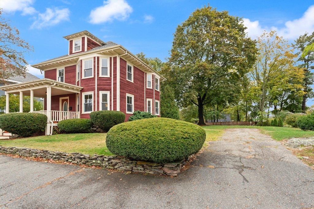 43 Buttonwoods Ave