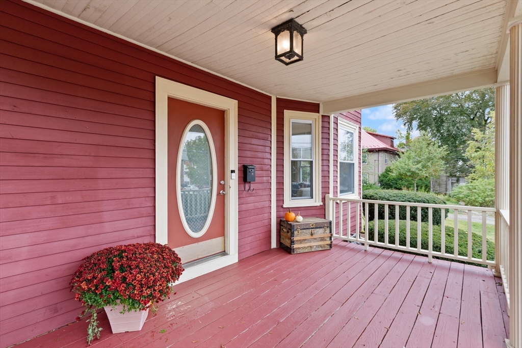 43 Buttonwoods Ave