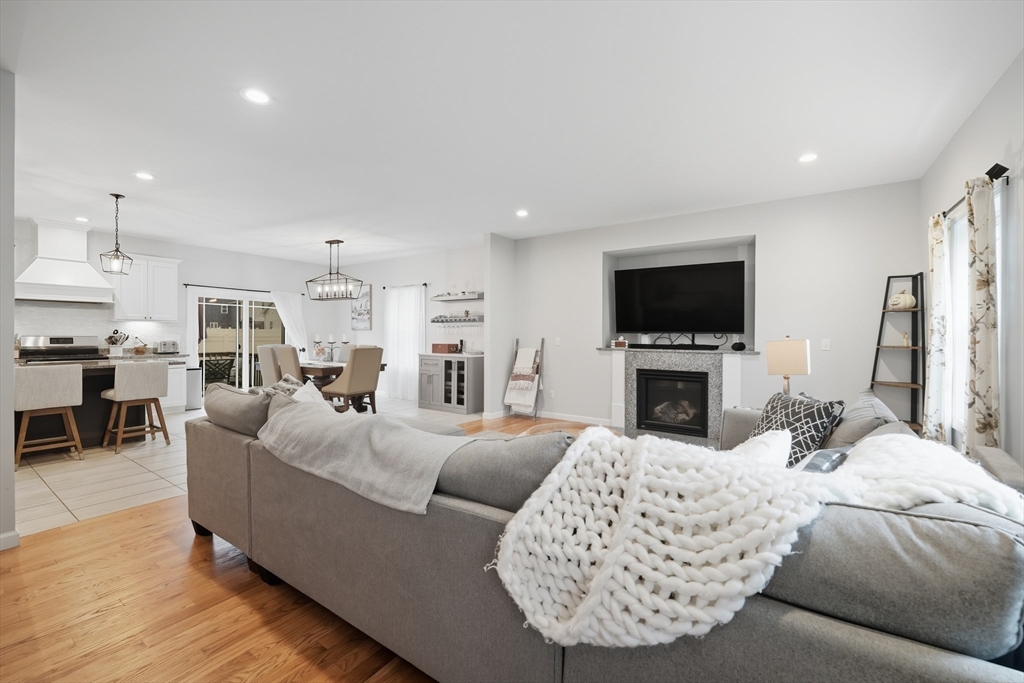 66 Elaine Cir