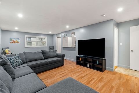 20 Mason Ct 20 Amesbury MA 01913