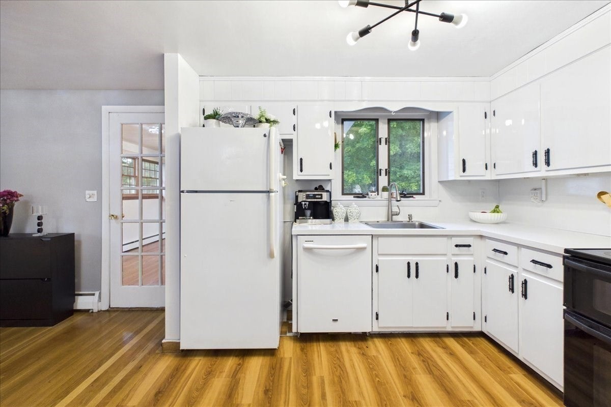 25 Oakview Cir, Medway, MA Photo #14