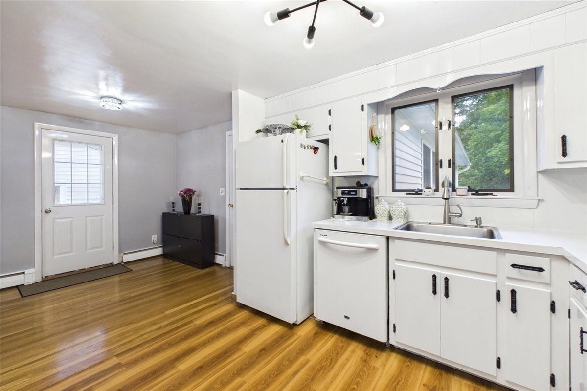 25 Oakview Cir, Medway, MA Photo #15