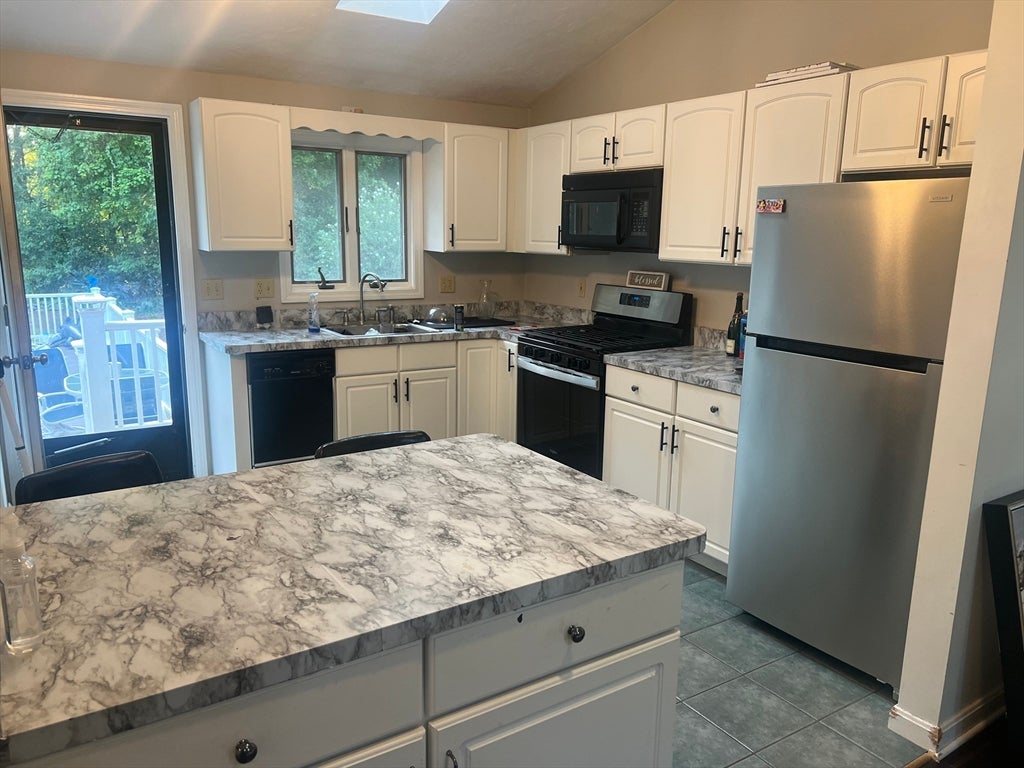 207 Silverwood DR #2, Taunton, MA Photo #6