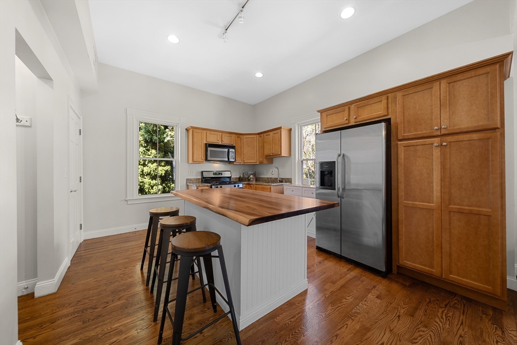 64 Essex St 2