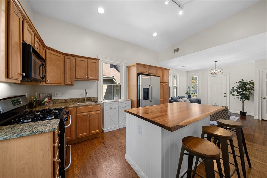 64 Essex St 2