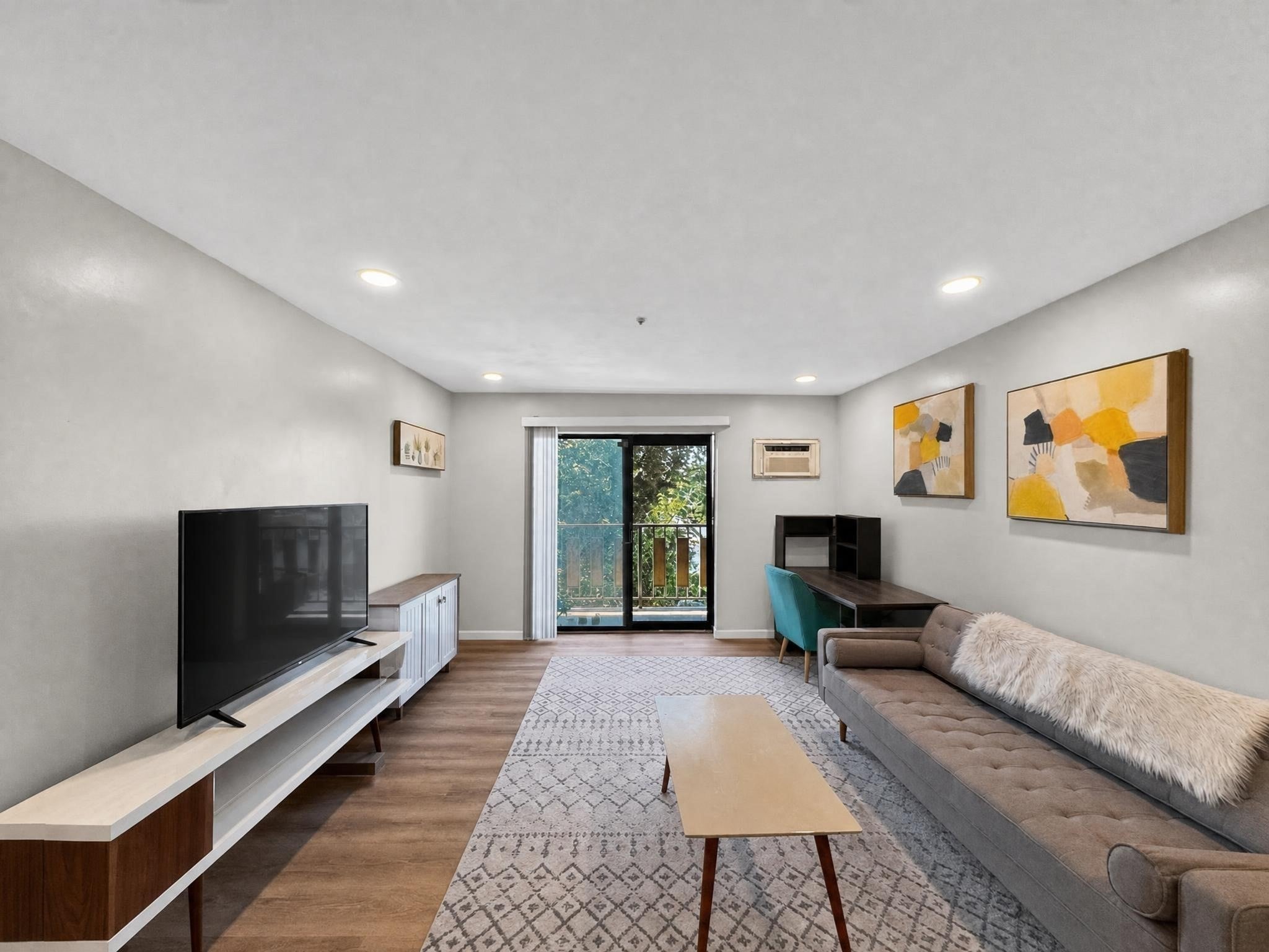 100 Grand View Ave 7B