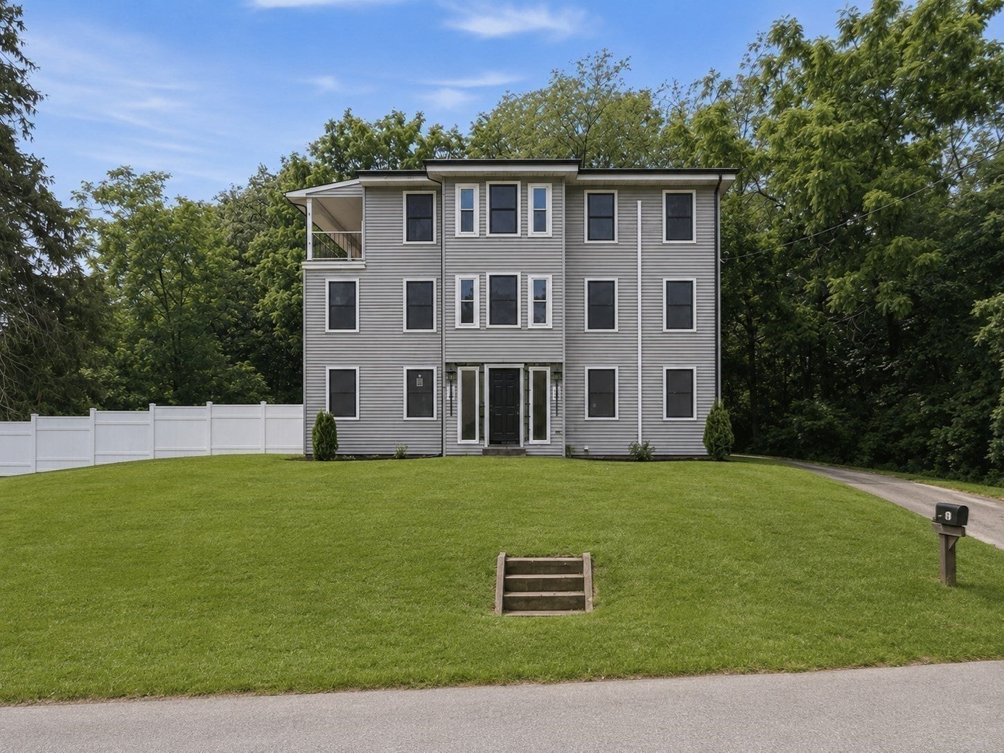 33 Milford St