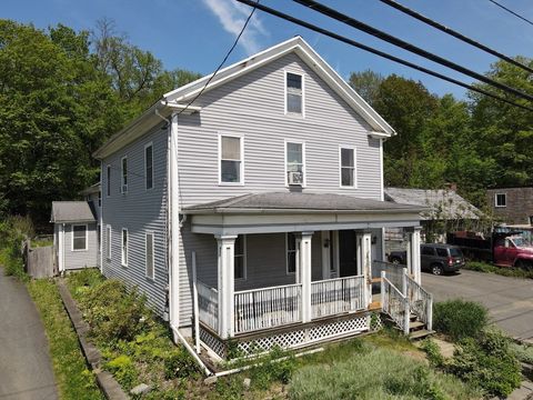 427-429 Deerfield St Greenfield MA 01301