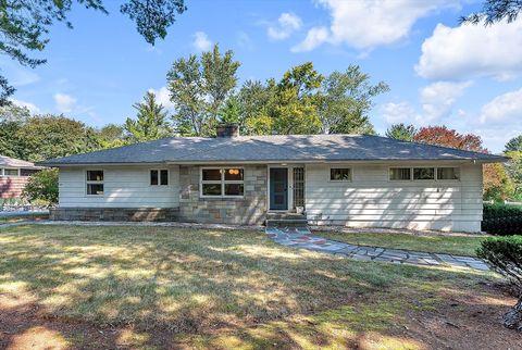 69 High Plain Rd Andover MA 01810