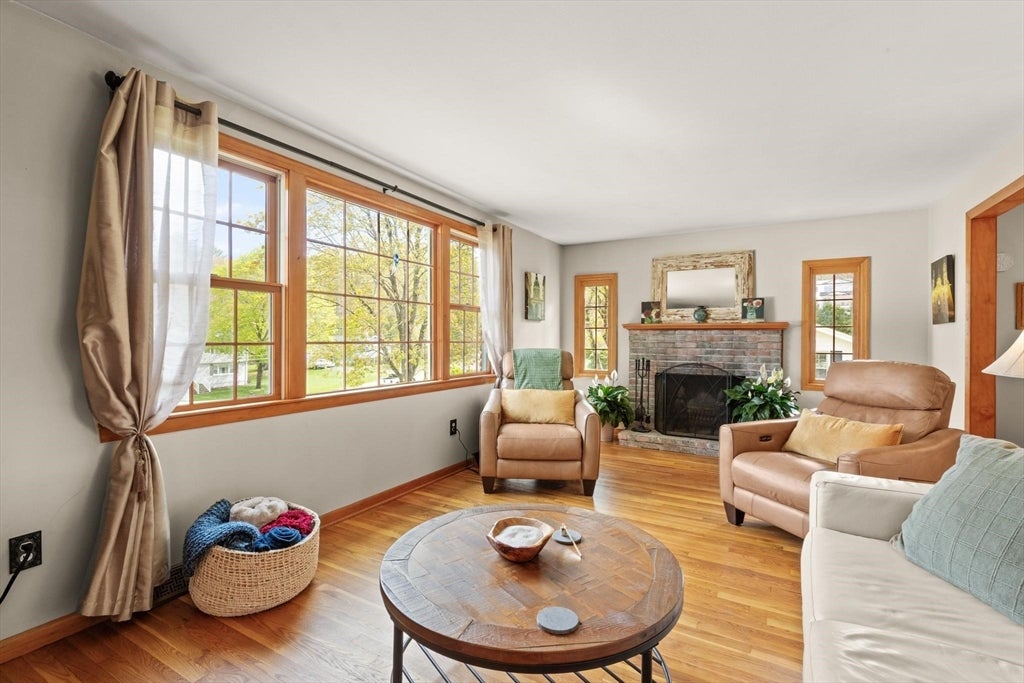 48 Beatrice Ln, Holliston, MA Photo #16