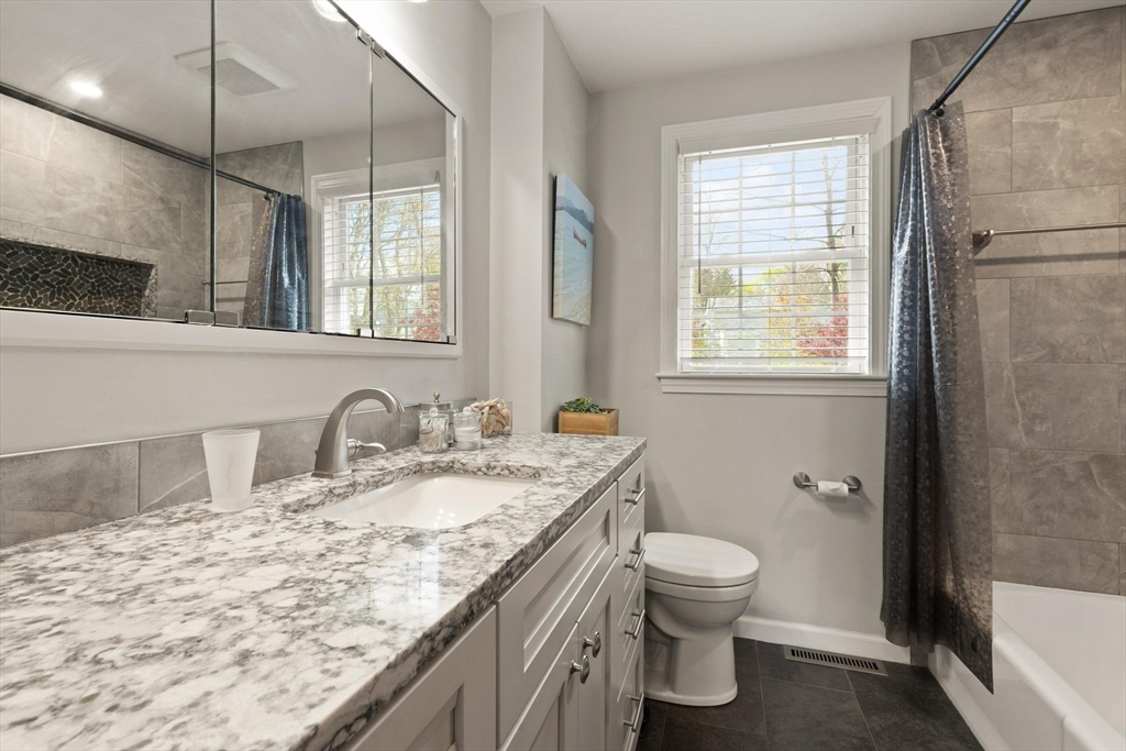 48 Beatrice Ln, Holliston, MA Photo #25