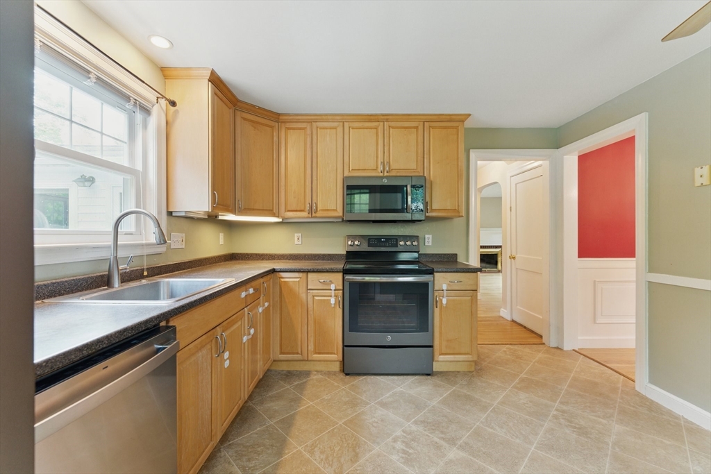 4 Foster Rd