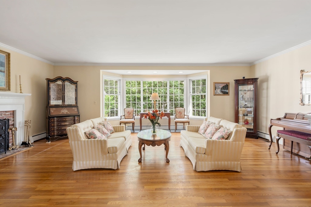 73 Greylock Rd