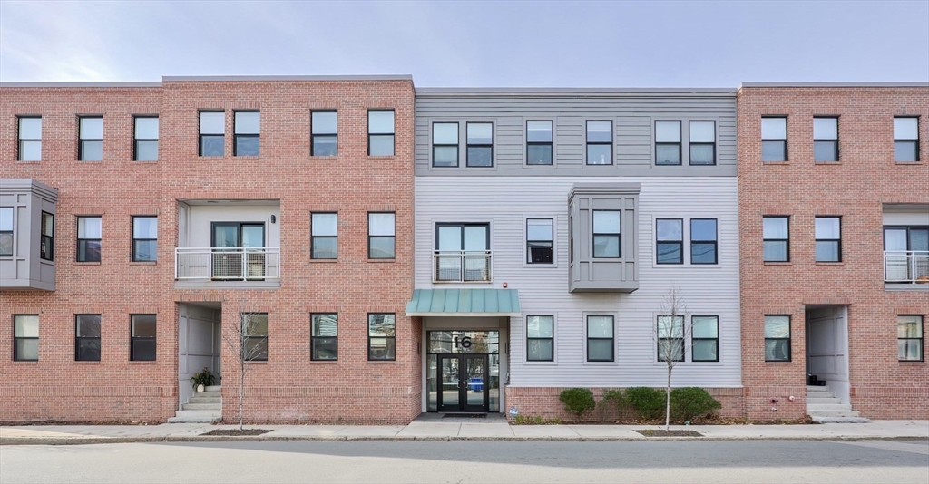 16 Boardman St 204