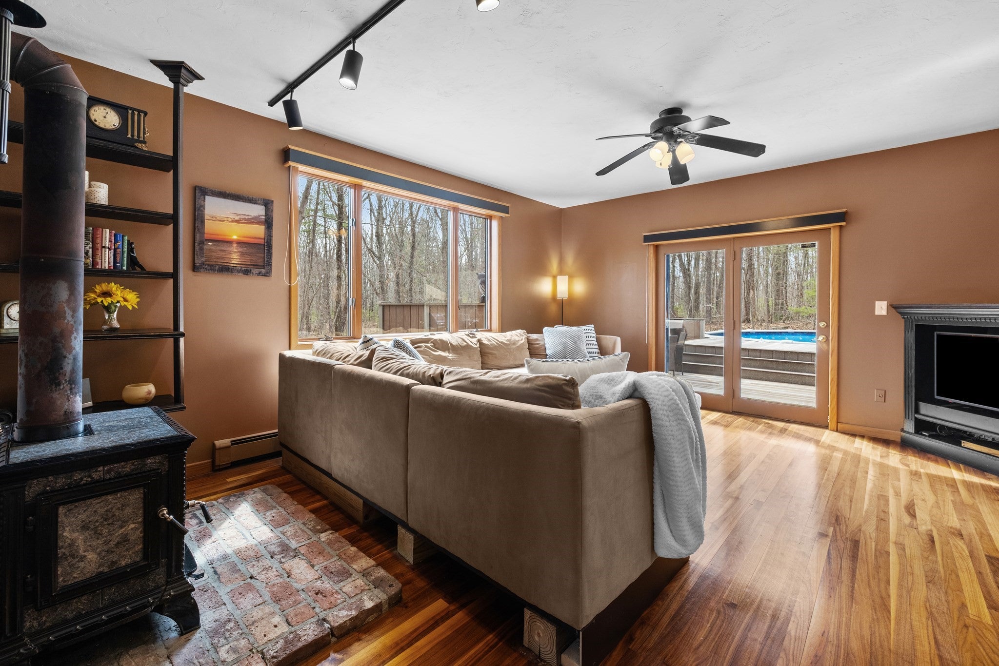 275 Chestnut ST, Uxbridge, MA, 275 Chestnut ST, Uxbridge, MA Photo #6