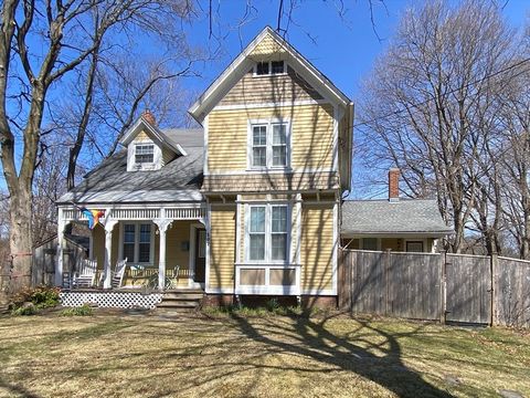 107 Shelburne Rd Greenfield MA 01301