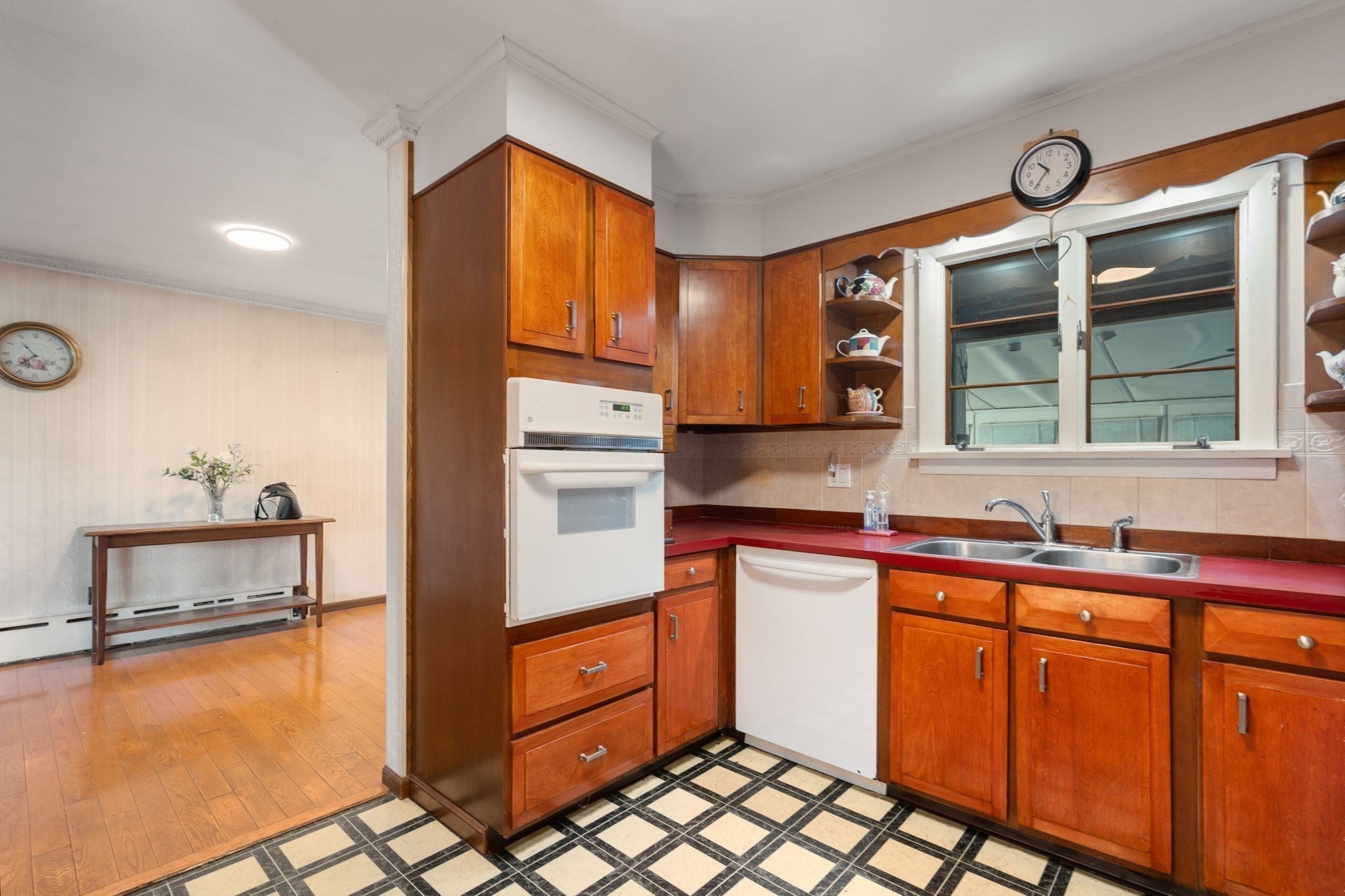 89 Arthur Street, Chicopee, MA Photo #12