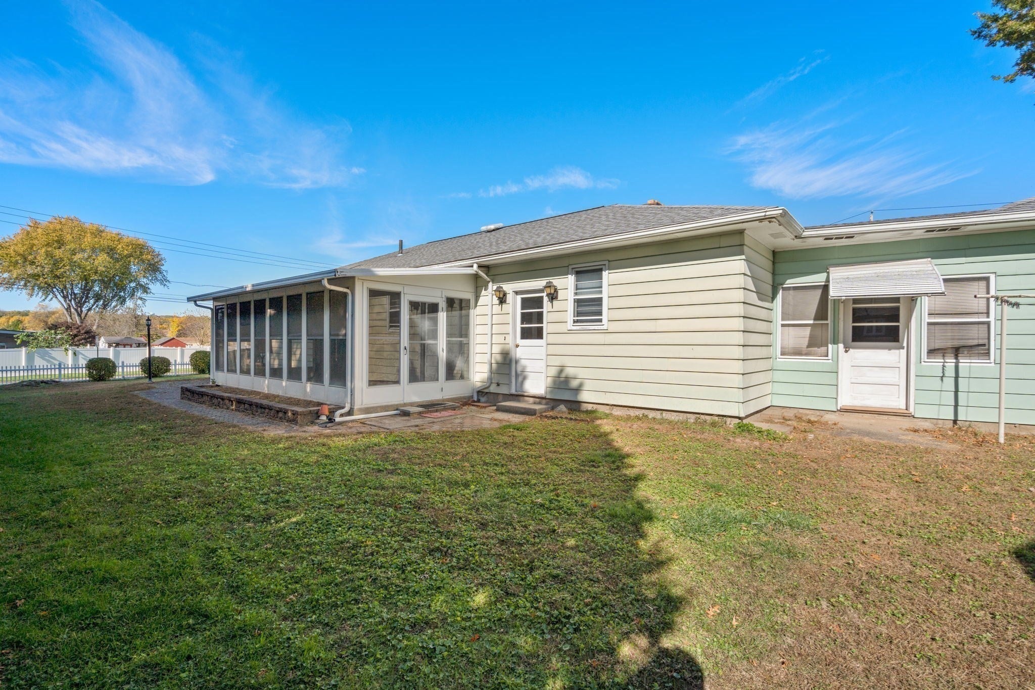 89 Arthur Street, Chicopee, MA Photo #31