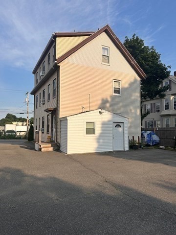 361 N Montello
