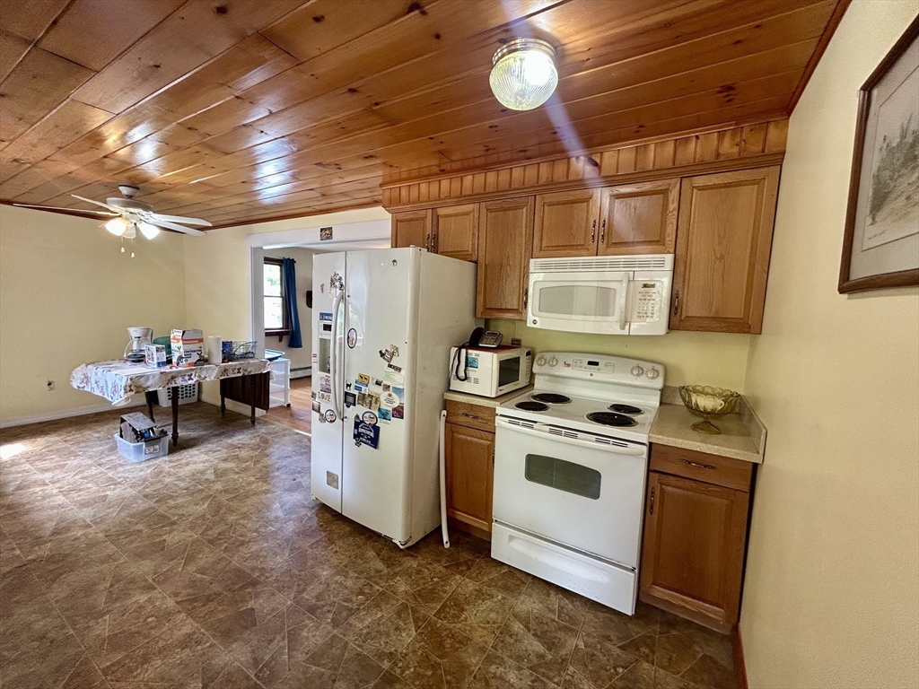 12 Pomeroy St, Easthampton, MA, 12 Pomeroy St, Easthampton, MA Photo #10