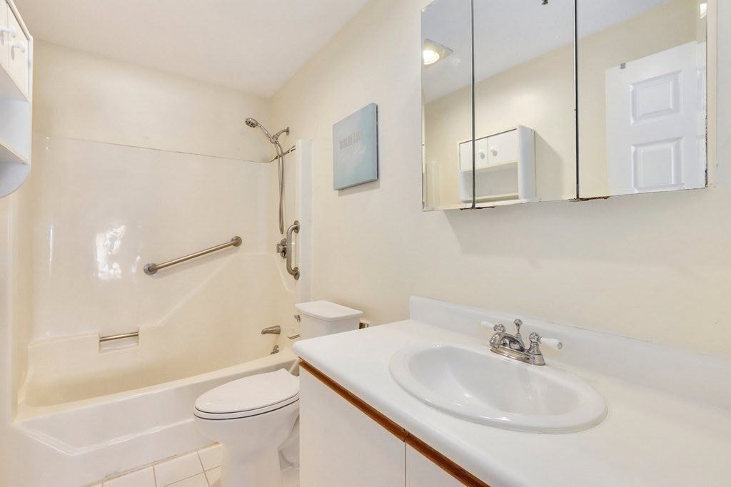 3920 Mystic Valley Pkwy #410, Medford, MA Photo #10