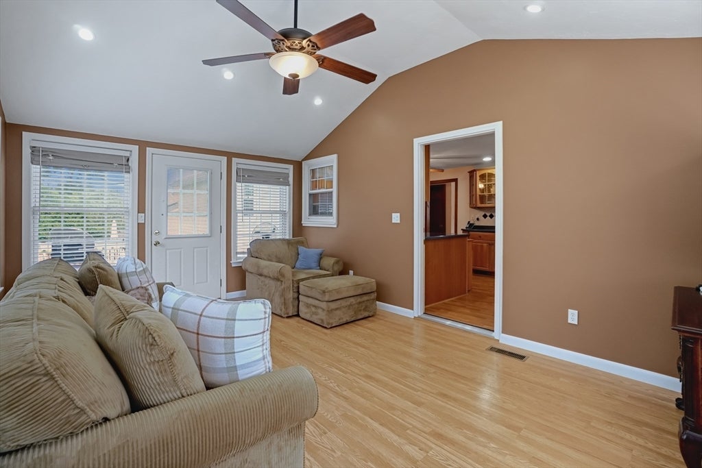 25 Jionzo Rd, Milford, MA, 25 Jionzo Rd, Milford, MA Photo #13
