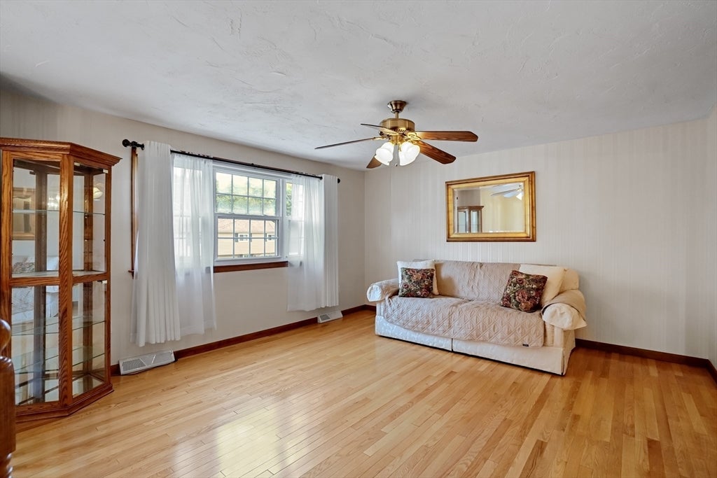 25 Jionzo Rd, Milford, MA, 25 Jionzo Rd, Milford, MA Photo #8