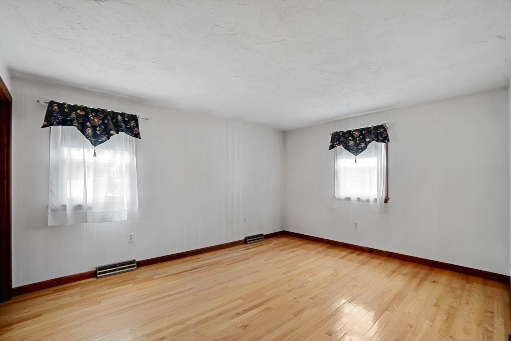 25 Jionzo Rd, Milford, MA, 25 Jionzo Rd, Milford, MA Photo #14