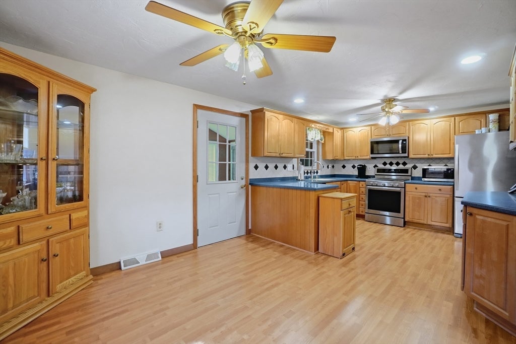 25 Jionzo Rd, Milford, MA, 25 Jionzo Rd, Milford, MA Photo #6