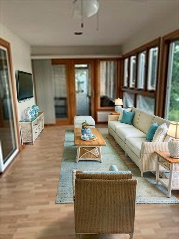 670 Eastside Rd, Wrentham, MA Photo #8