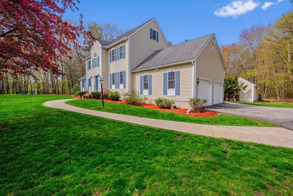 10 Gates Farm Circle