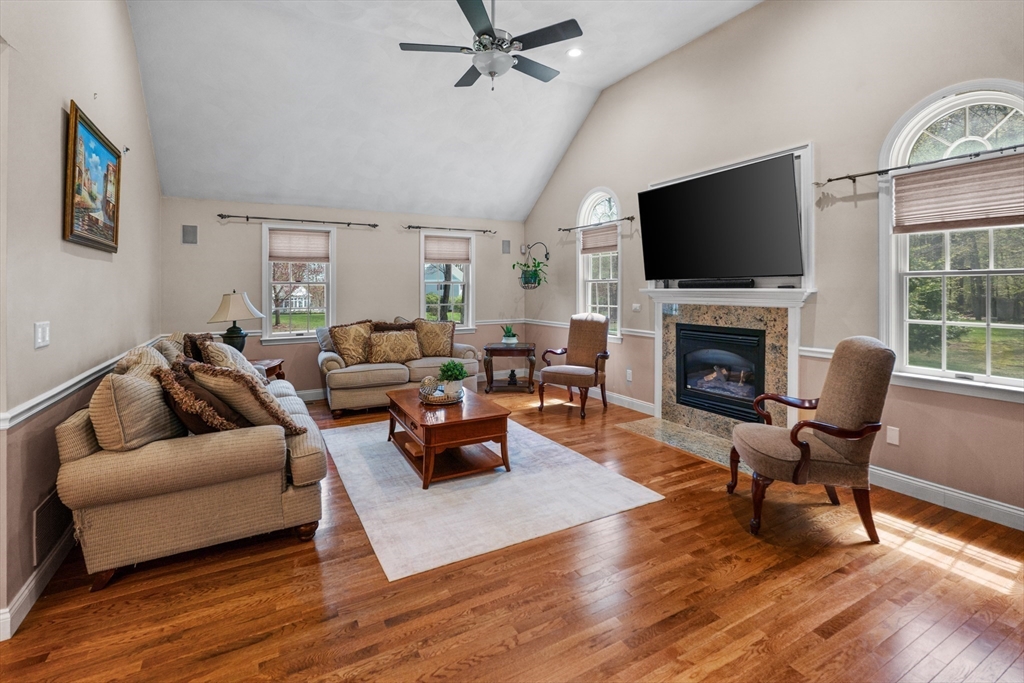 10 Gates Farm Circle