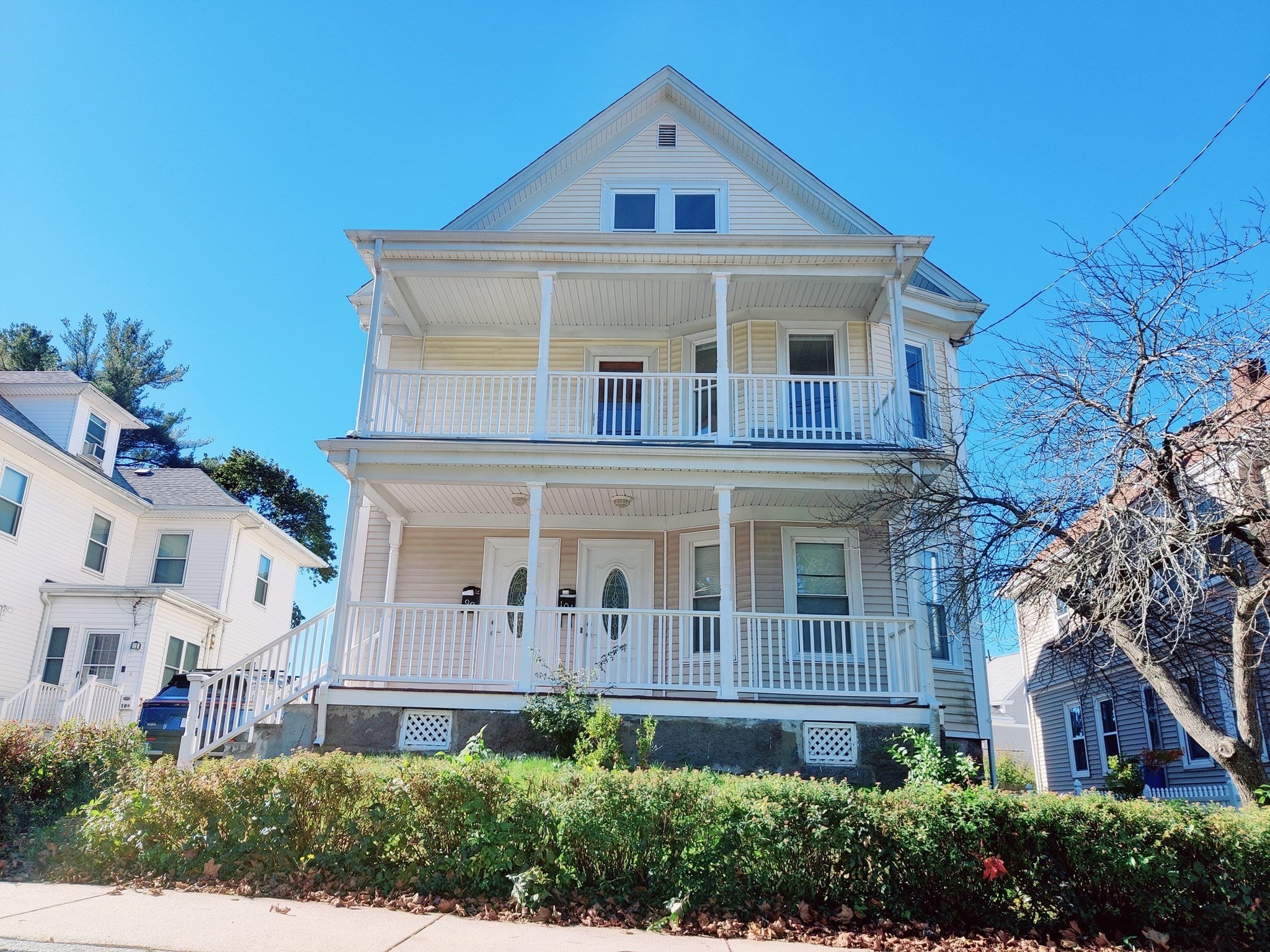 99 Putnam St