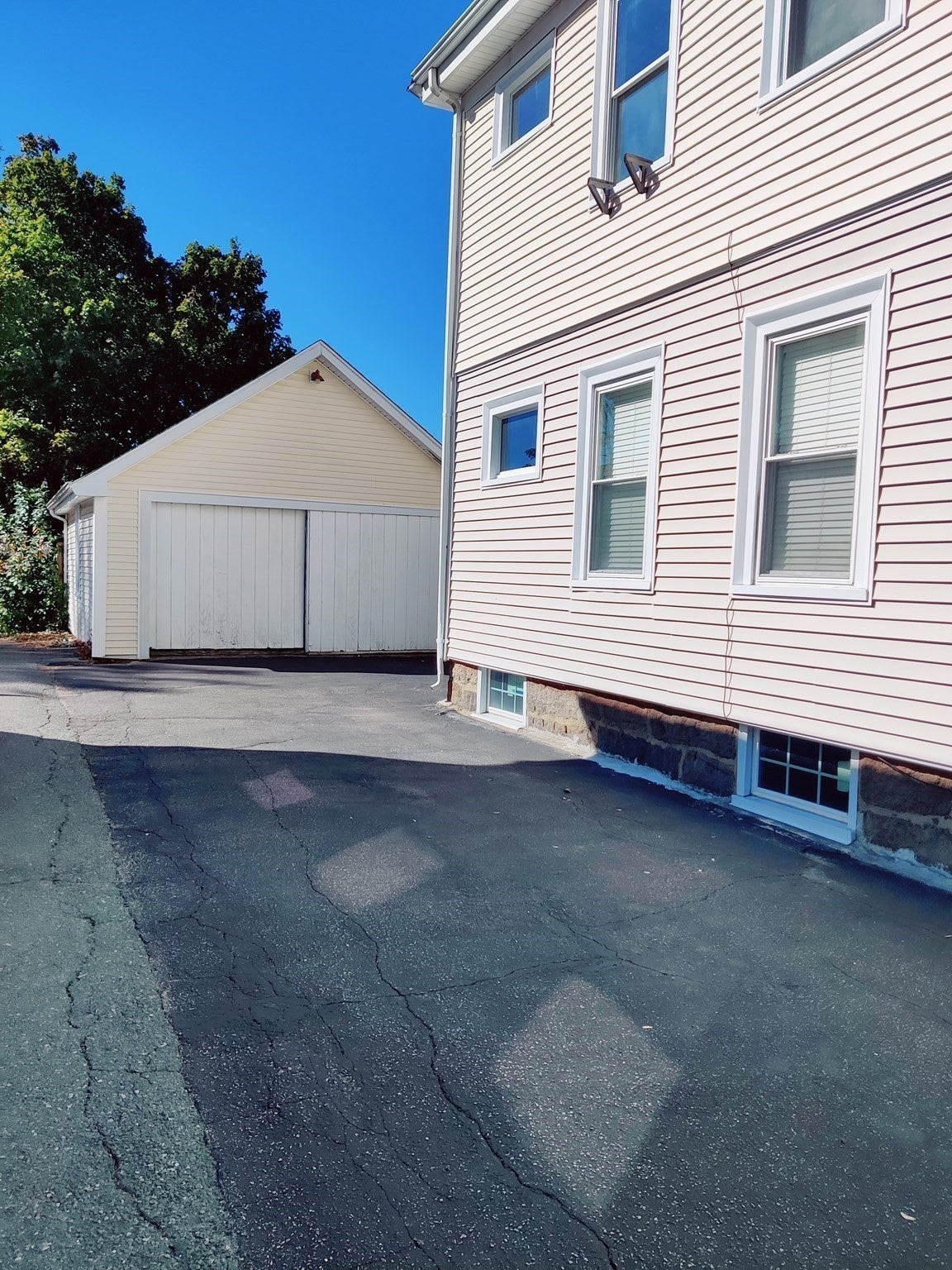 99 Putnam St