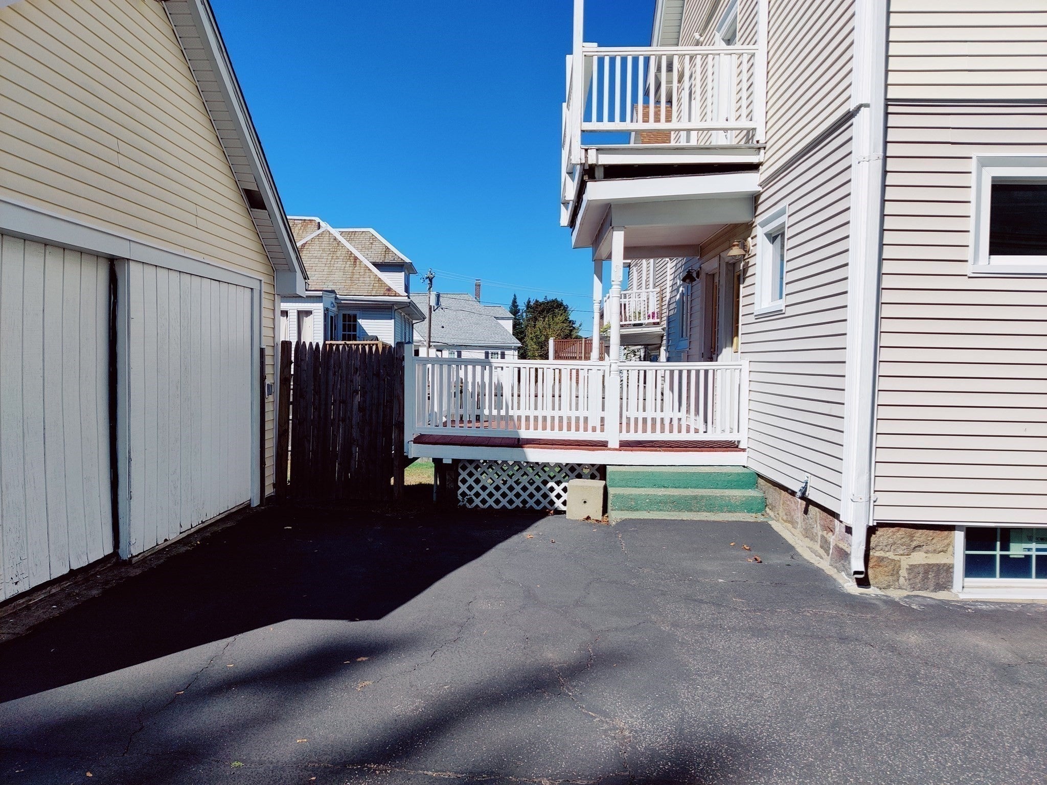 99 Putnam St