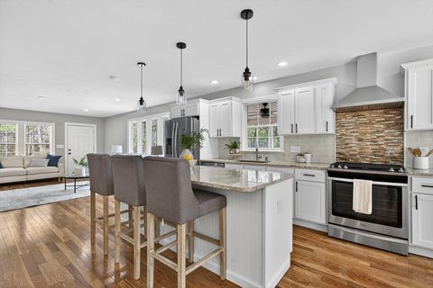 10 Mattakeesett Ave Pembroke MA 02359