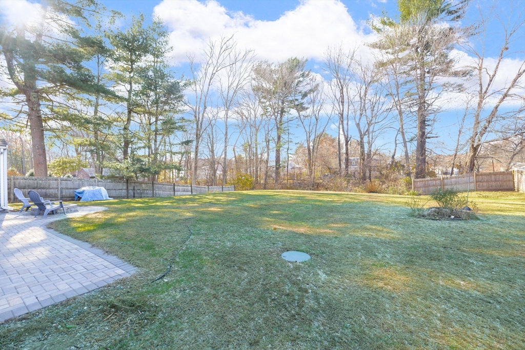 Holliston, Massachusetts 01746, United States, 4 Bedrooms Bedrooms, ,2 BathroomsBathrooms,Residential,Pending,246477