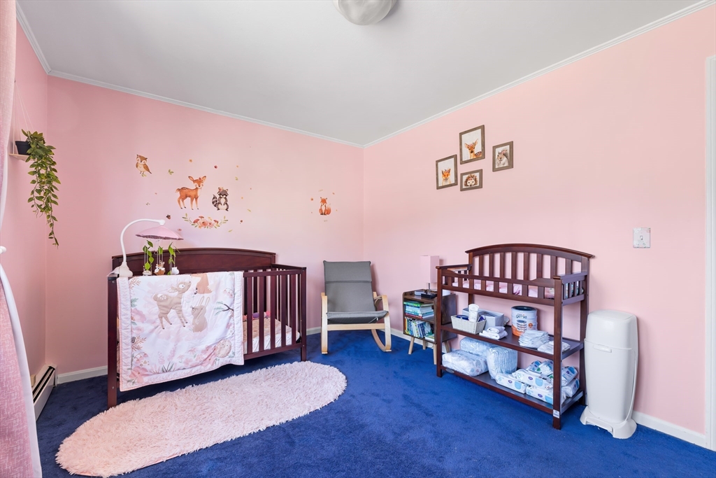 Holliston, Massachusetts 01746, United States, 4 Bedrooms Bedrooms, ,2 BathroomsBathrooms,Residential,Pending,246477