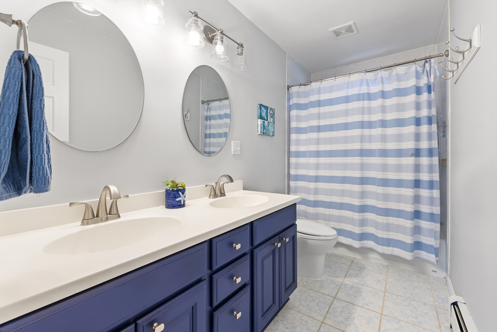 Holliston, Massachusetts 01746, United States, 4 Bedrooms Bedrooms, ,2 BathroomsBathrooms,Residential,Pending,246477