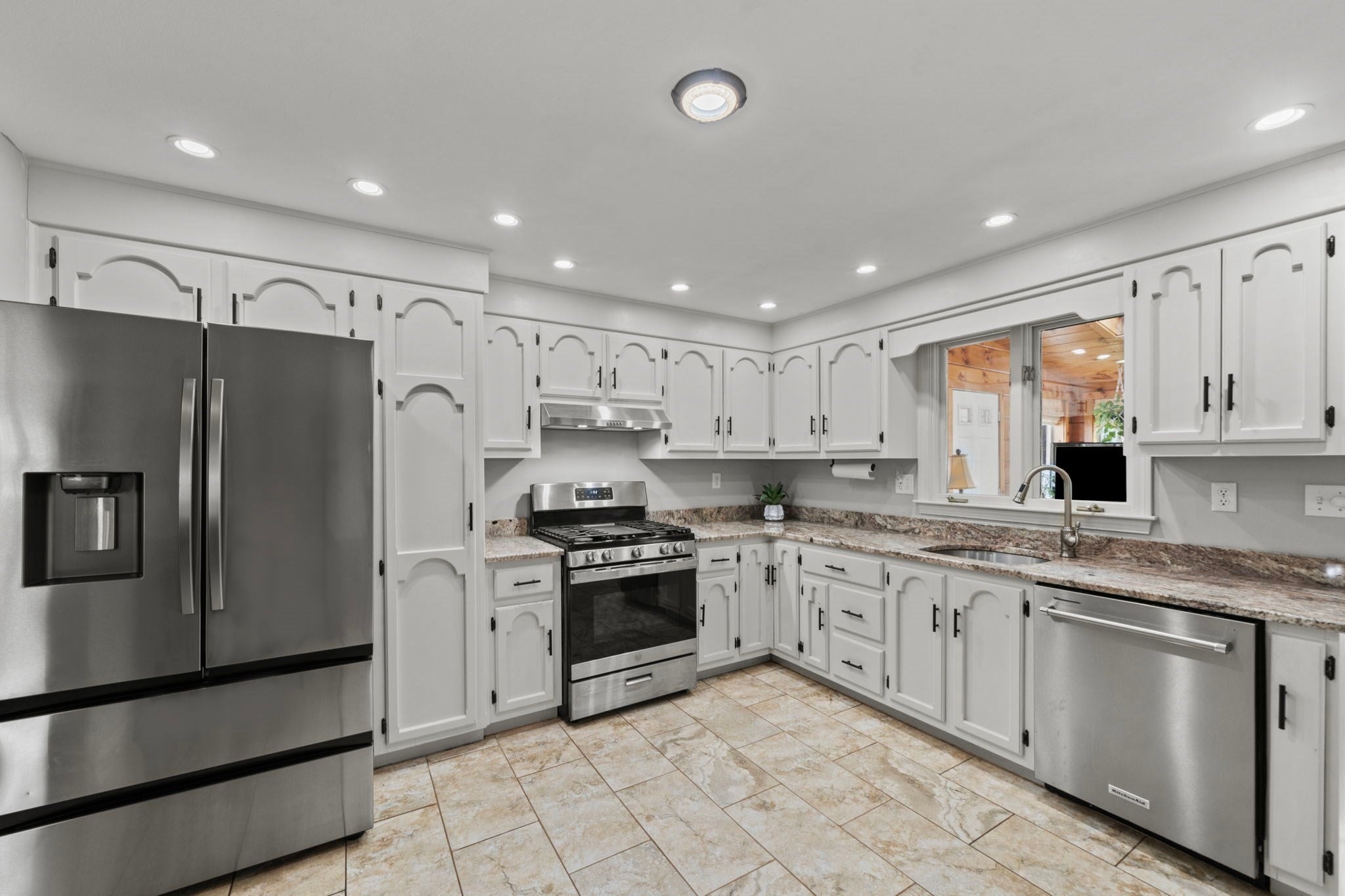 56 Sycamore Rd, Methuen, MA, 56 Sycamore Rd, Methuen, MA Photo #4