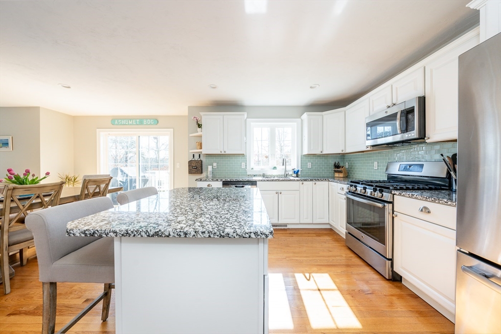 137 Falmouth Sandwich Rd, Mashpee, MA Photo #9