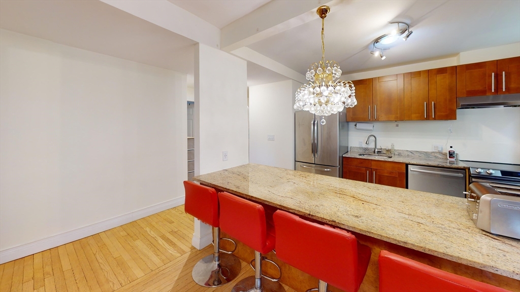 Click for 89 Mason Terrace #A, Brookline, MA slideshow