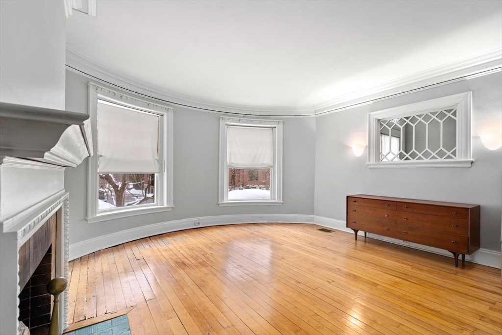 80 Monmouth St 1