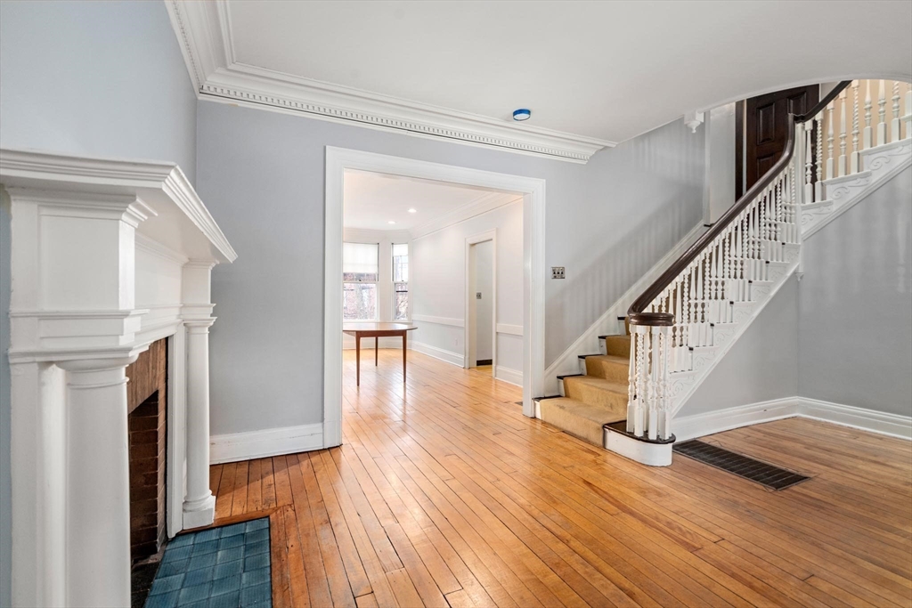 80 Monmouth St 1