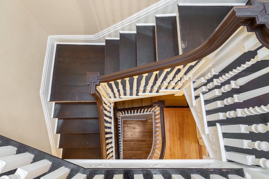 80 Monmouth St 1