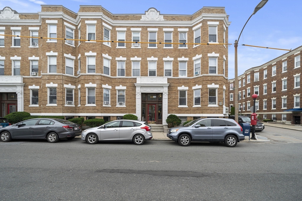 229 Kelton St 1
